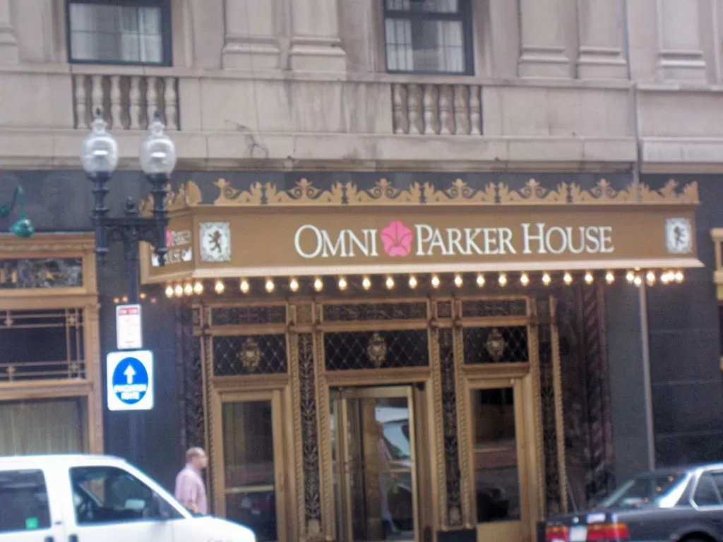 photo shows the entrance to the Omni Parker House during the day